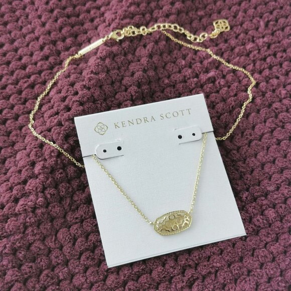 Kendra Scott Gold Filigree Elisa Gold Pendant Necklace NEW WITH POUCH - Picture 3 of 3
